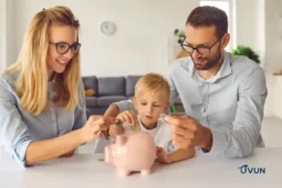 Apprendre l'argent aux enfants avec une tirelire