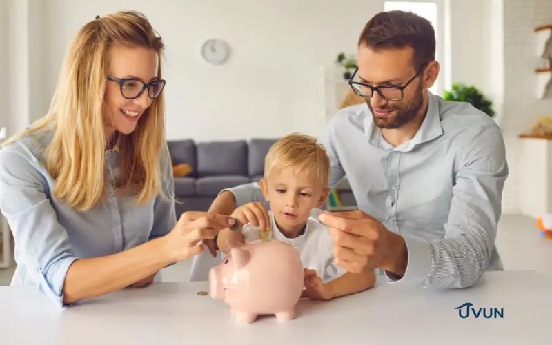 Apprendre l'argent aux enfants avec une tirelire